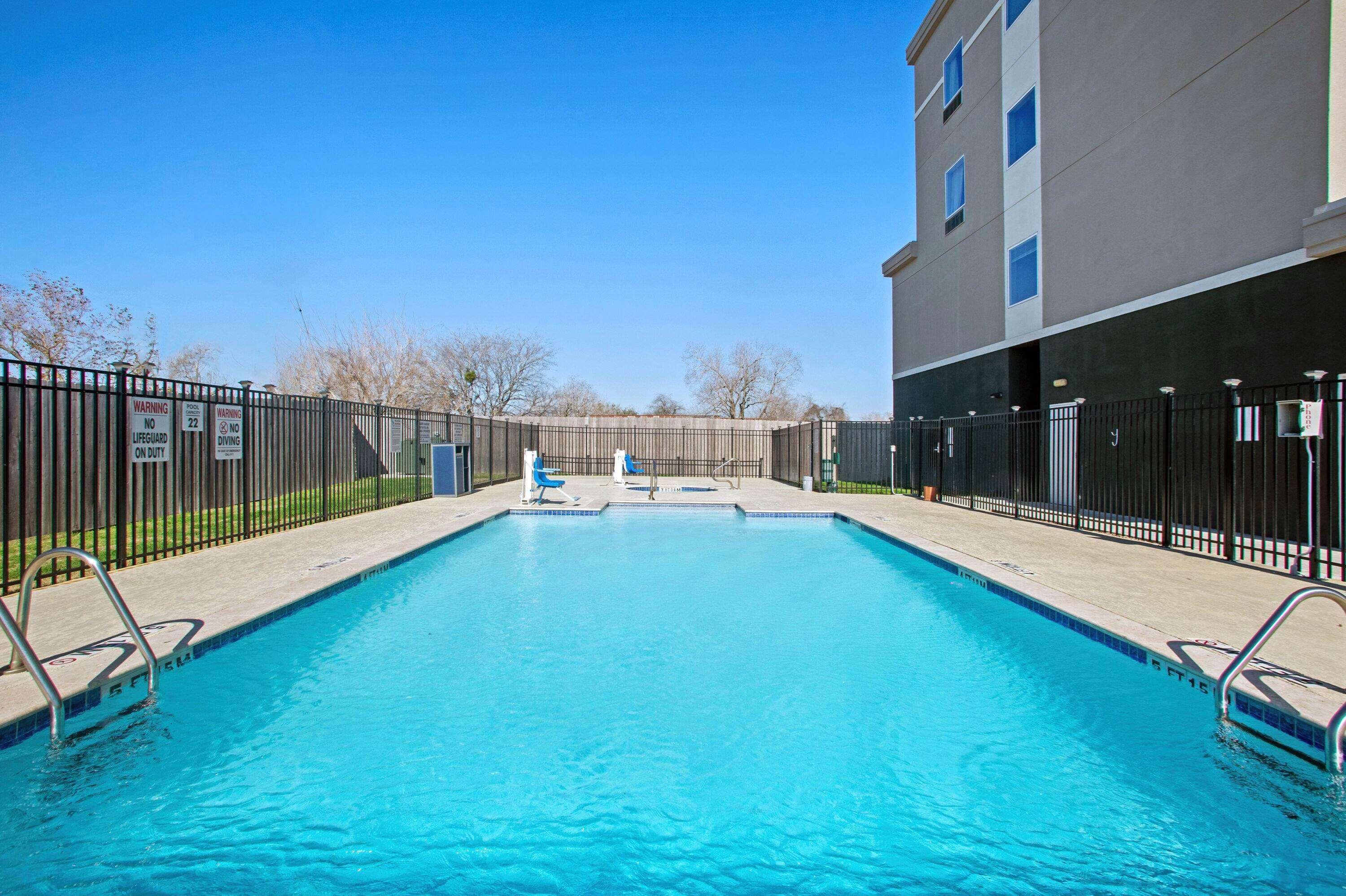 Hotel La Quinta By Wyndham Victoria - South Exteriér fotografie
