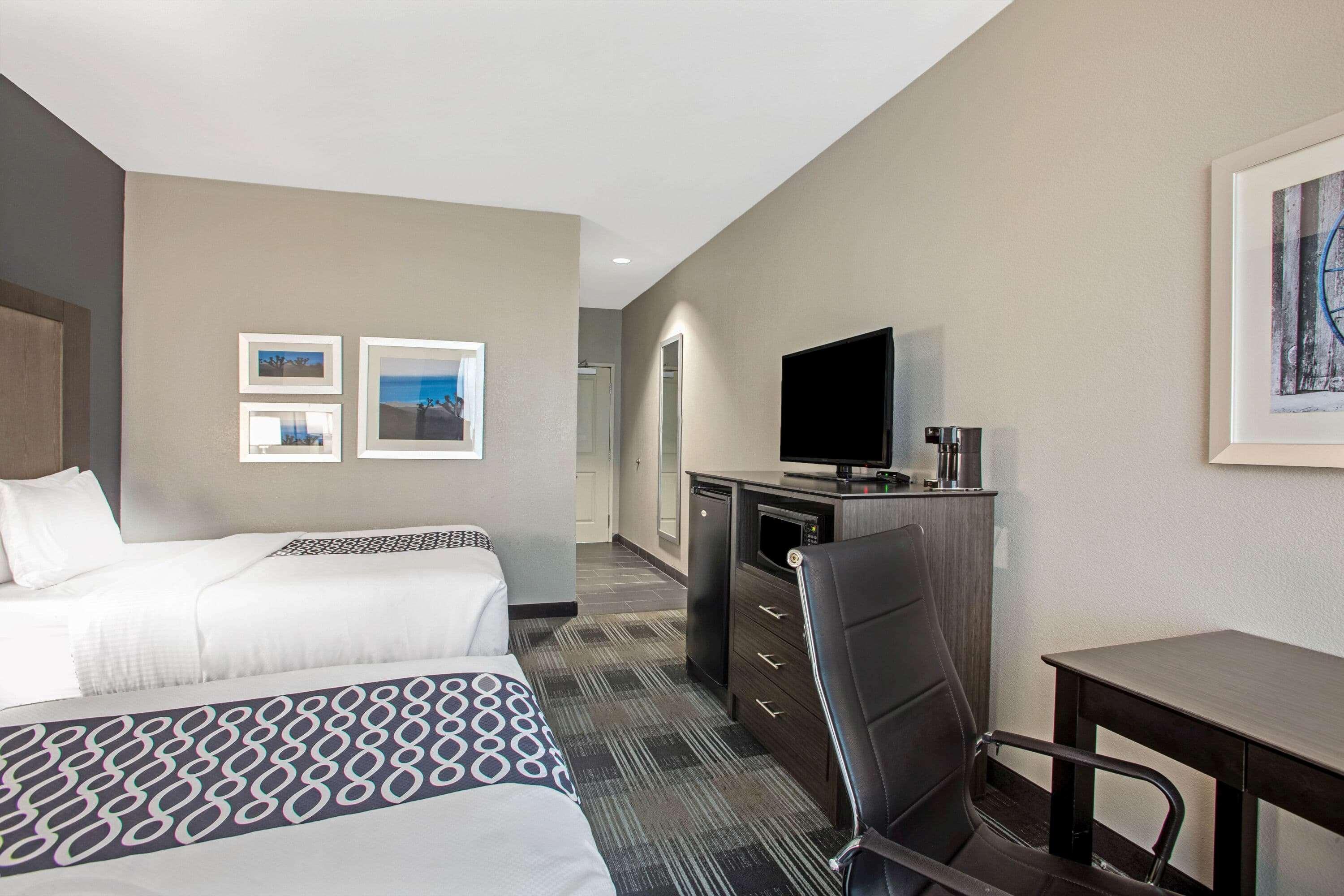 Hotel La Quinta By Wyndham Victoria - South Exteriér fotografie