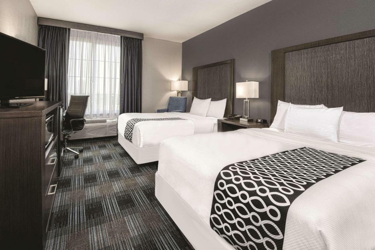 Hotel La Quinta By Wyndham Victoria - South Exteriér fotografie